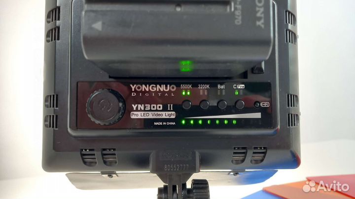 Накамерный свет светодиодный Yongnuo YN-300 II LED