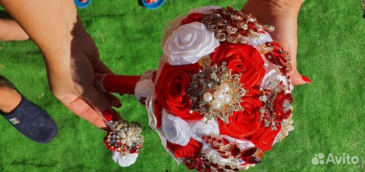 Свадебный букет из брошей+бутоньерка+на шампанское