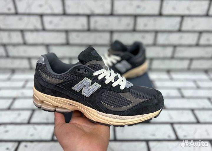 New Balance 2002R