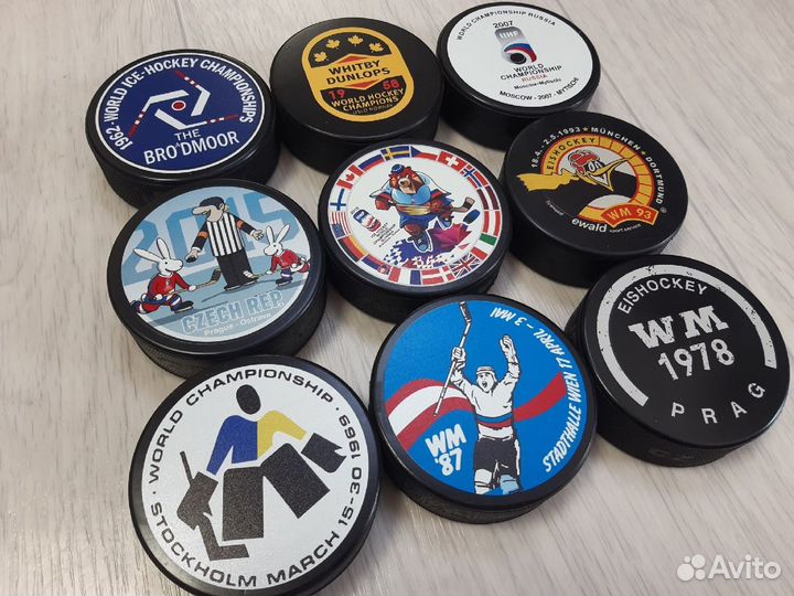 Шайбы хоккейных Чемпионатов Мира