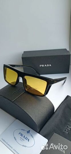 Солнцезащитные очки prada