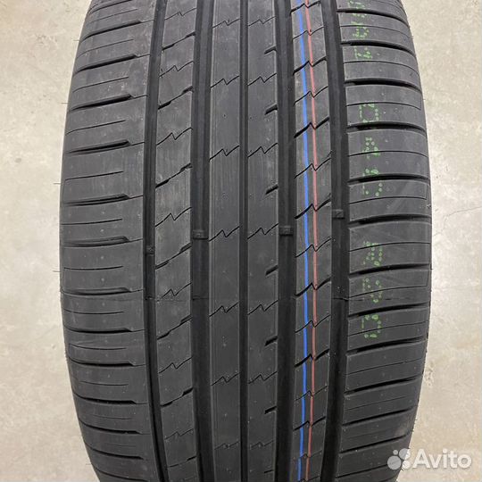 Tracmax X-Privilo RS01+ 275/40 R20 106Y