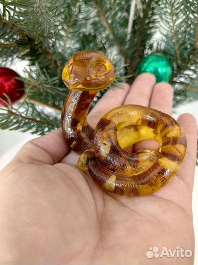 Змея символ 2025