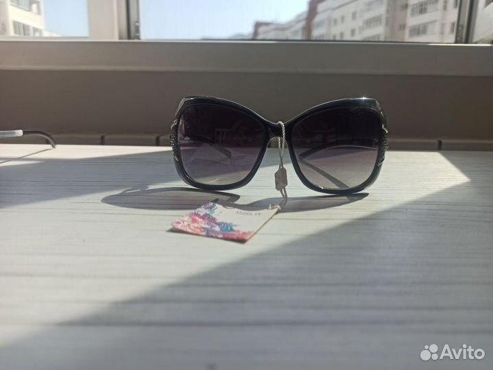 Женские солнцезащитные очки