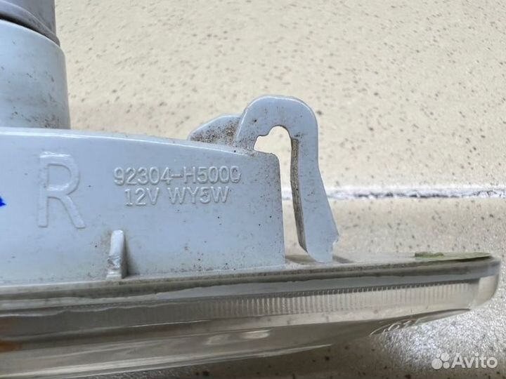 Повторитель на крыло правый Hyundai Solaris седан