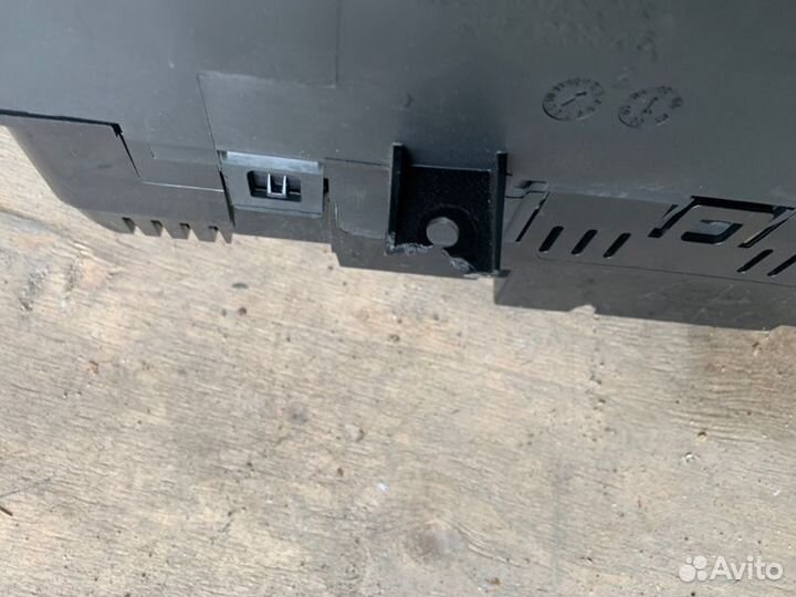 Панель приборов Volkswagen Golf 5 2003-2009