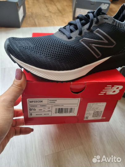 Новые Кроссовки New Balance (US 9.5, 10)