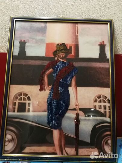 Картины, вышитые бисером в багетных рамах