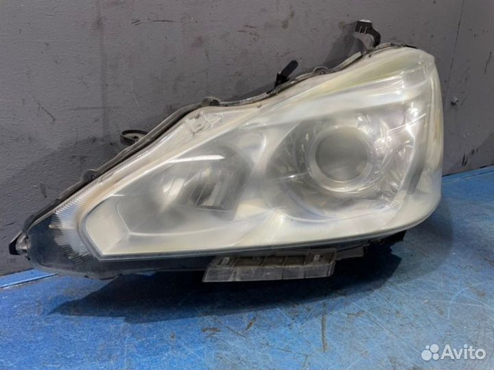 Фара ксенон левая Nissan Teana L33