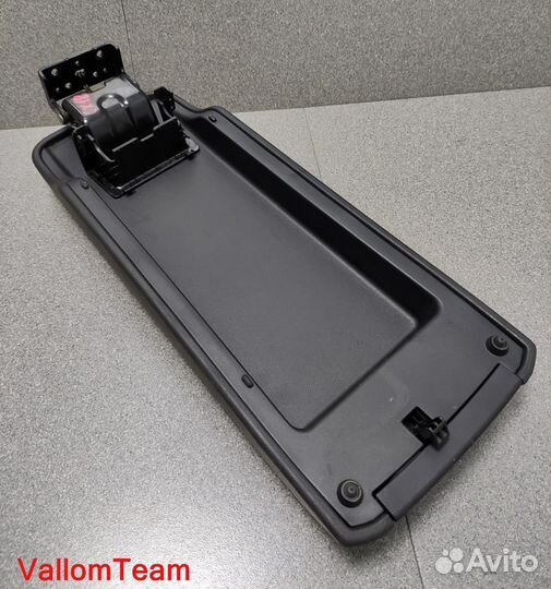 Лот CX18 Подлокотник Mazda CX-7