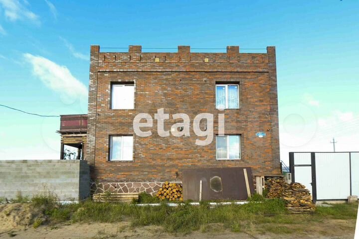 Дом 279,2 м² на участке 8,5 сот.