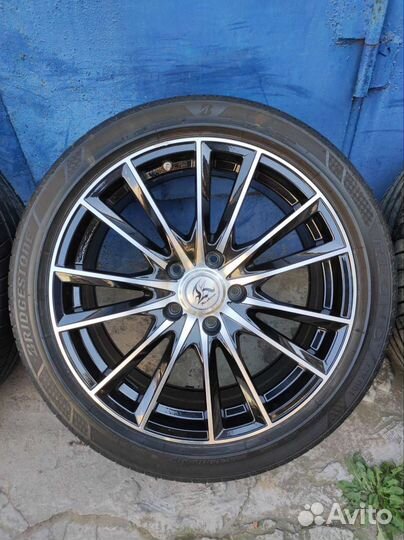 R18 Bridgestone Regno GR001 225/45, PCD 5x114.3 DIA 73.1