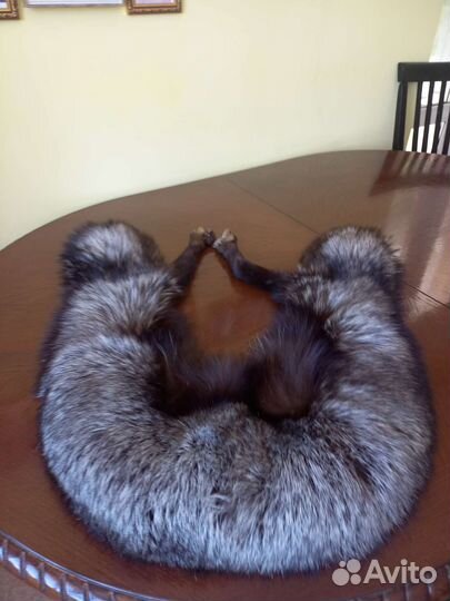 Меховой воротник чернобурка