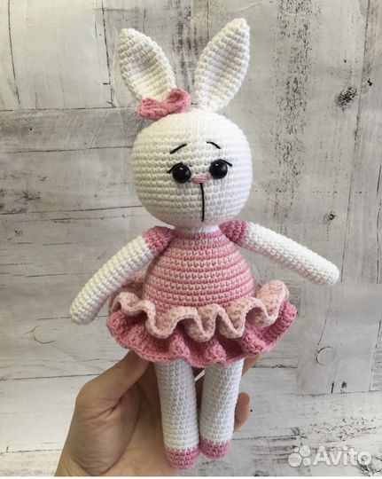 Зайки вязаные 30 см