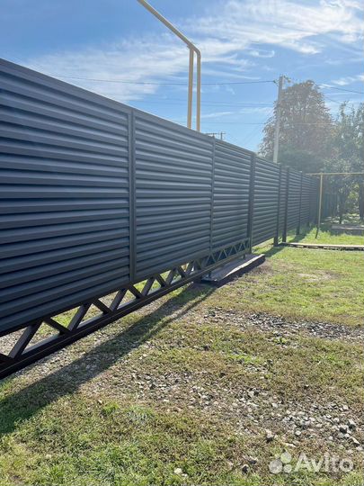 Заборы жалюзи металлические