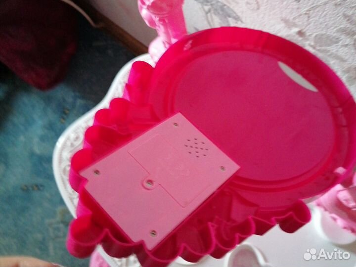 Столик с зеркалом игрушка