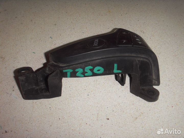 Кнопка многофункциональная Toyota Avensis II T250