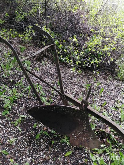 Конный плуг старинный