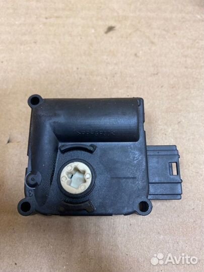 Сервопривод отопителя Audi A8 D3 BVJ 2006