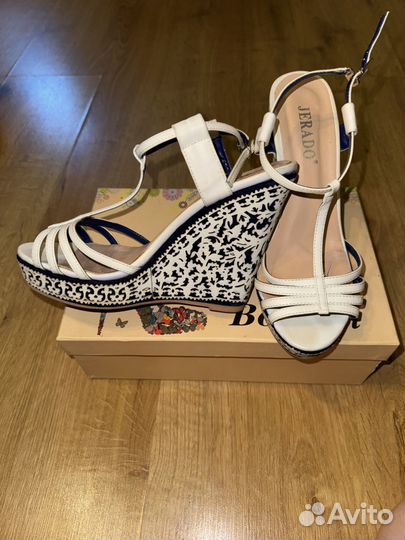 Босоножки на платформе 37