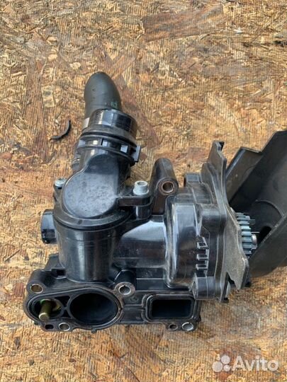 Помпа Audi A4 B8 2.0 CDN