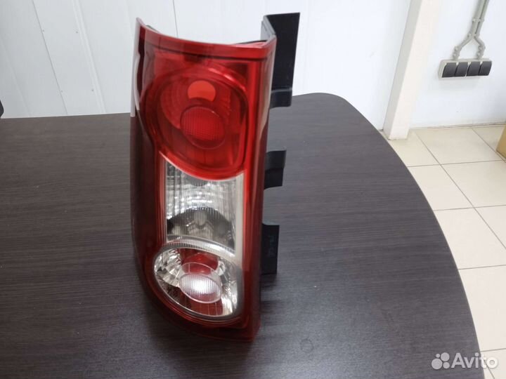 Фонарь задний левый LADA Largus 8200864612
