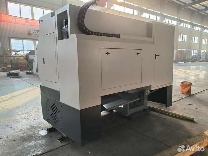 Токарный станок с чпу