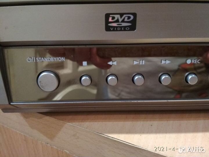 Видеопроигрыватель- Магнитофон Samsung SV-DVD50