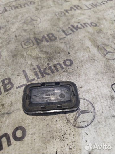 Катафот двери передний Mercedes Ml W164