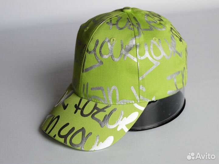 Ярко салатовая бейсболка 