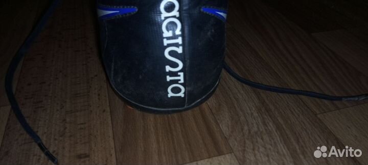 Футбольные бутсы