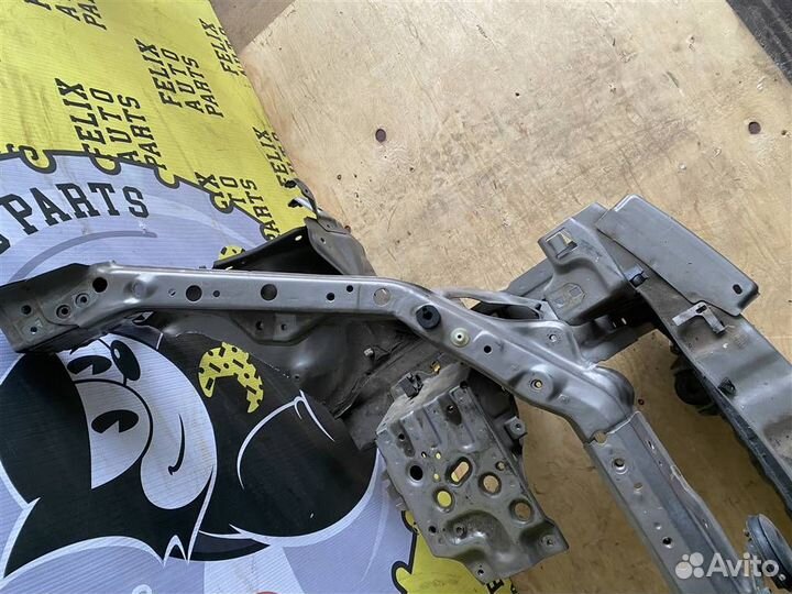 Рамка радиатора Toyota Estima (MCR30) 2000-2005