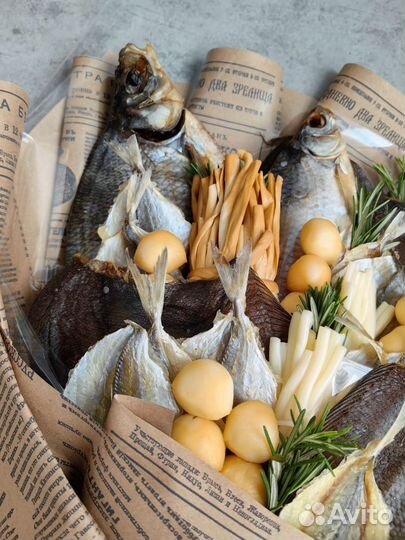 Букет из вяленой копченой рыбы