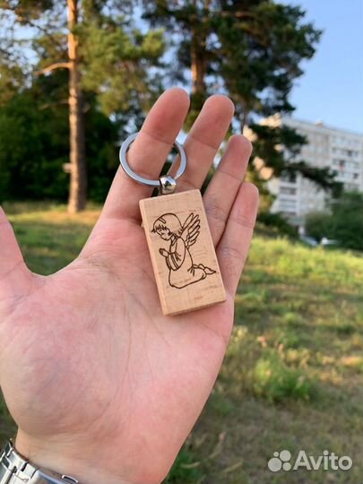 Деревянный брелок с гравировкой