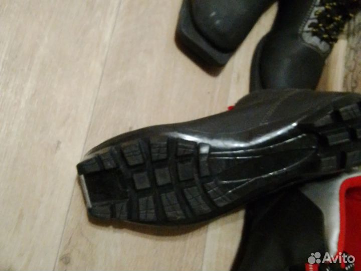 Лыжные ботинки, лыжи комплект