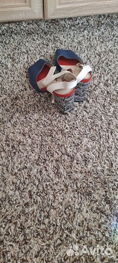 Босоножки женские 37 размер на каблуке