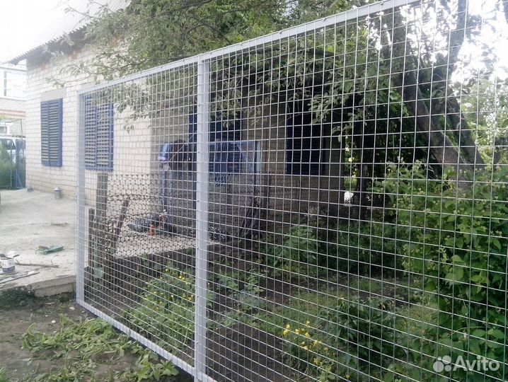 Забор из сварной сетки цена за метр работа по дого
