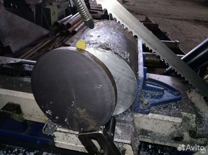 Резка металла на ленточной пиле