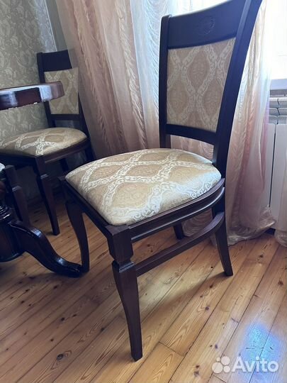 Стол и 6 стульев