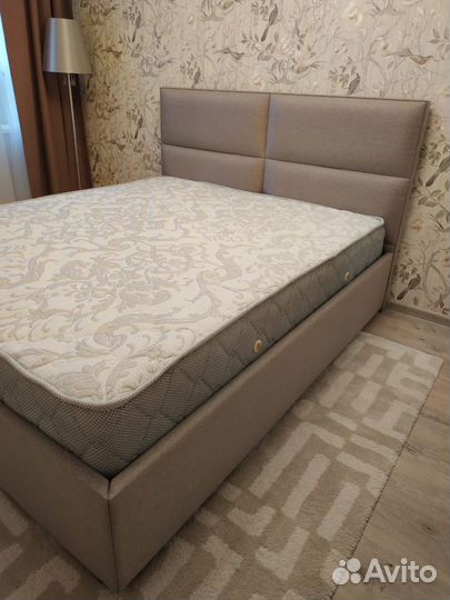 Кровать двухспальная