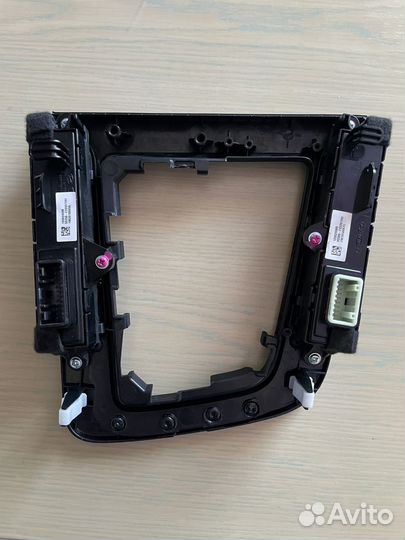 Накладка кулисы кпп Hyundai Elantra AD