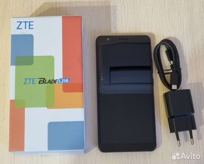 Смартфон ZTE Blade L210