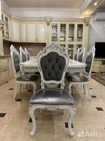 Стол и стулья в гостиную.Оплата при получении