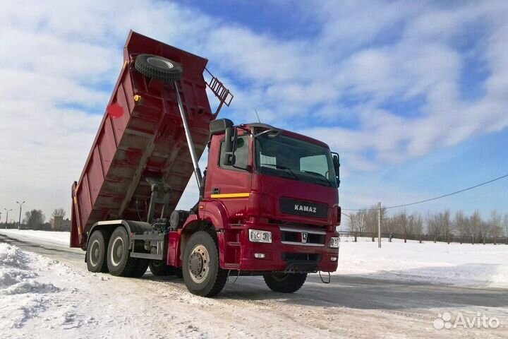 Водитель самосвала