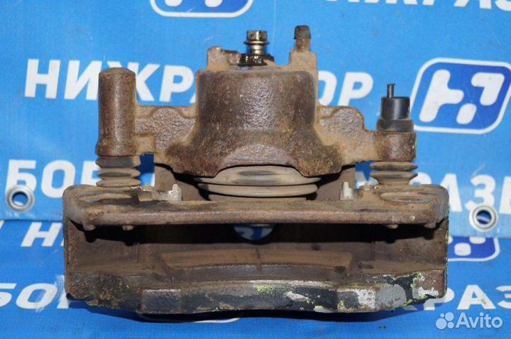 Суппорт передний правый Mazda 6 GG 2.0 LF 2004