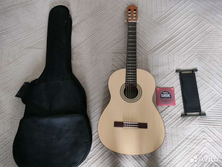 Классическая гитара yamaha c 40
