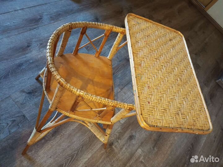 Детский стол со стулом плетеный