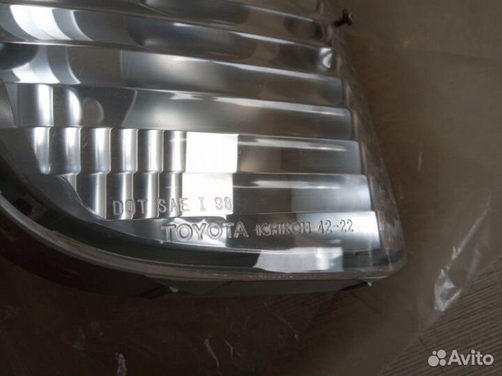 Фара противотуманная правая Toyota Rav 4 2000-2005