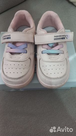 Кроссовки для девочки