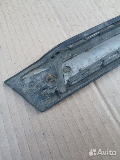 Молдинг крыла бмв е32